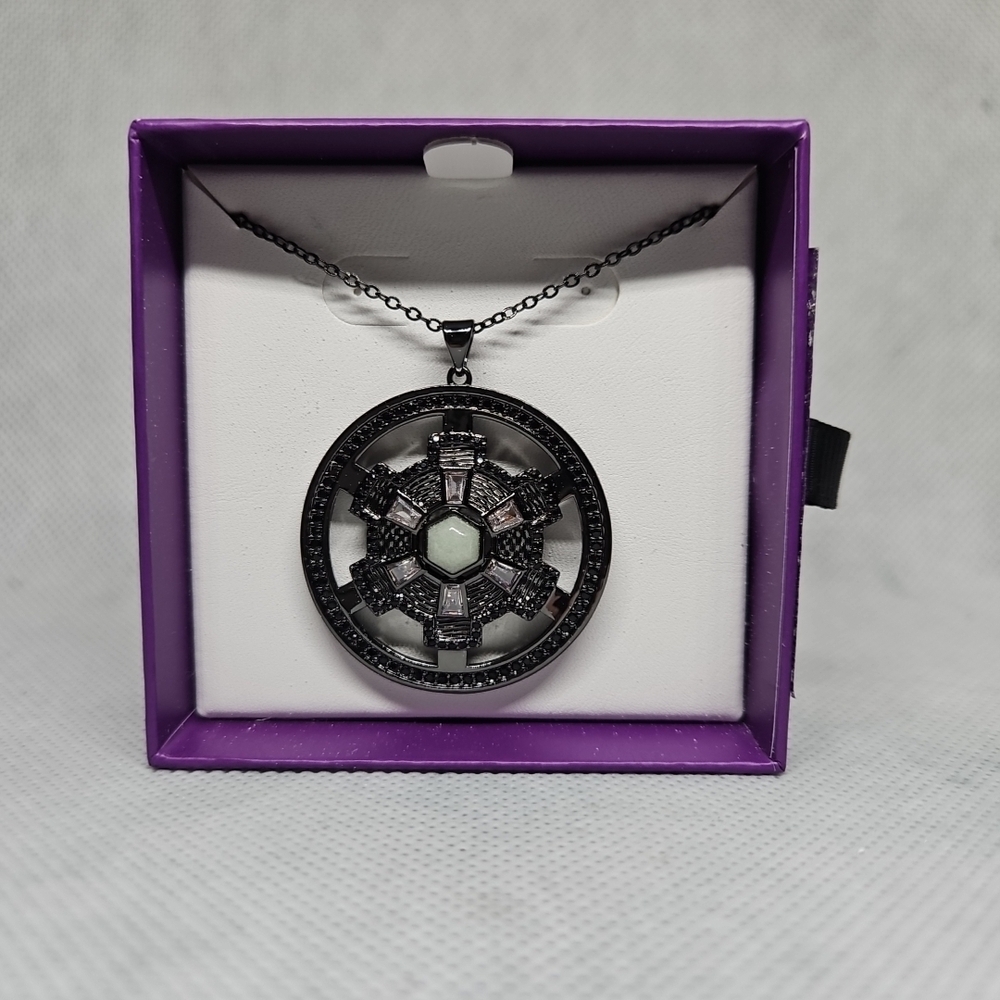 Elegant Black and Silver Pendant Necklace
